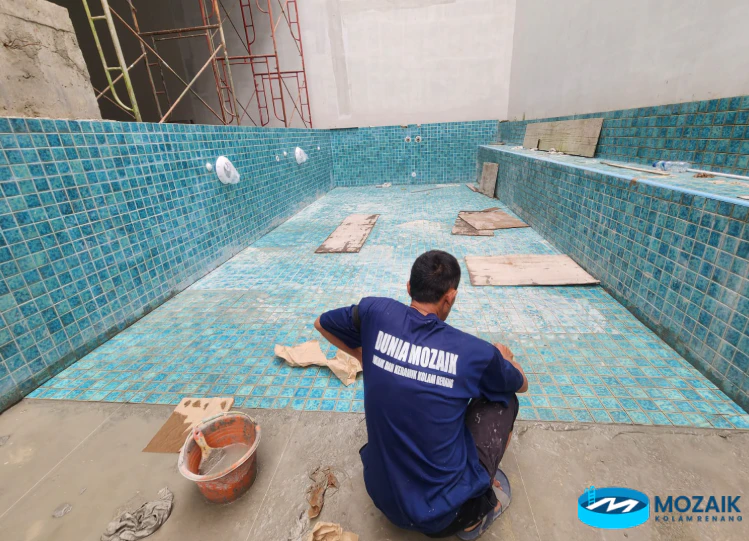 Mozaik Kolam Renang Siap Kirim ke Magelang