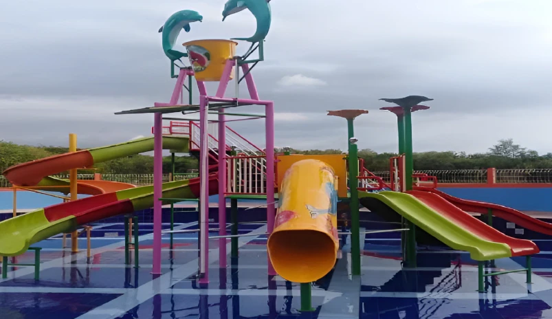 Rekomendasi Mozaik Kolam Renang Waterpark
